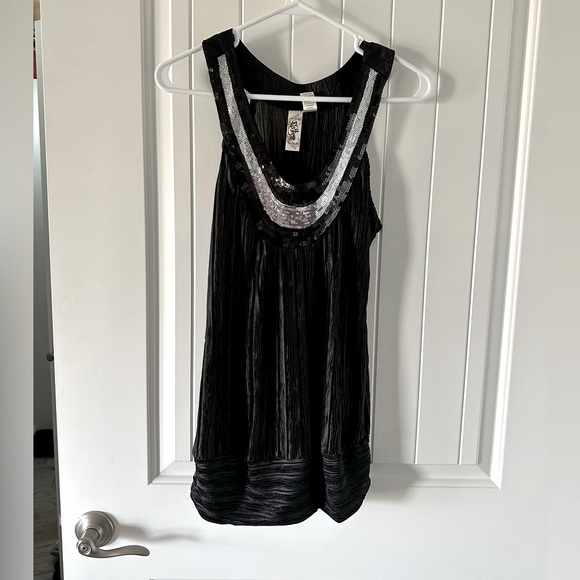 Sequin Top - Picture 4 of 6